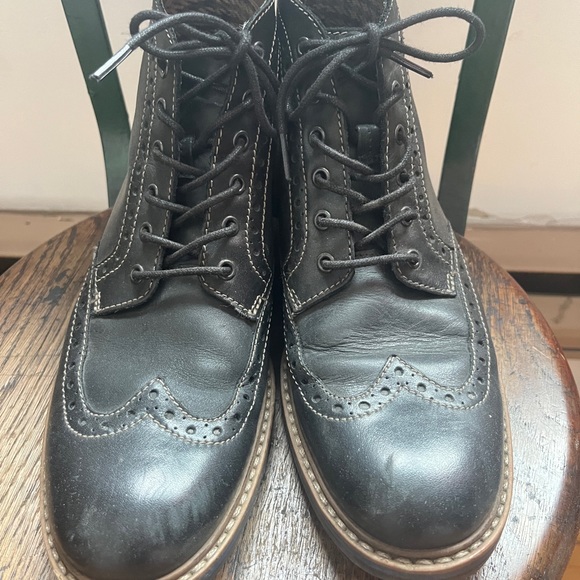 Bostonian Men’s wingtip boots so classy!!! - Picture 3 of 12